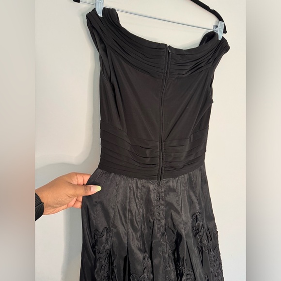 Adrianna Papell Black Taffeta Formal Cocktail Dress - Picture 6 of 6